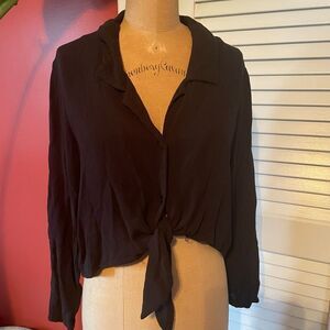 MOD REF | black long sleeve button down tie front crop top M